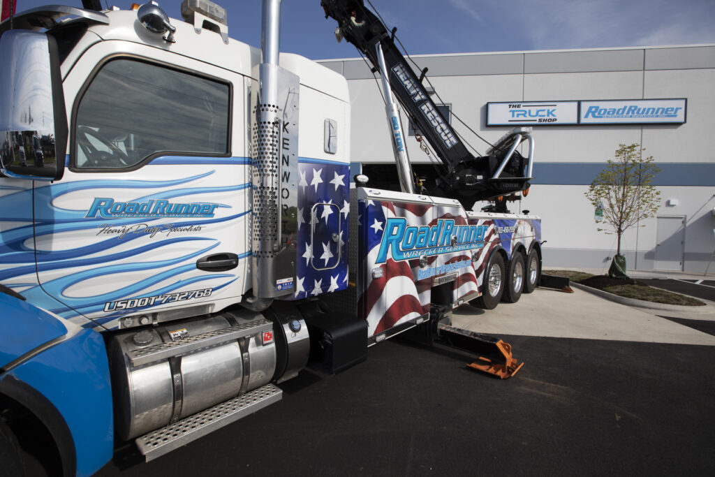 road runner wrecker service heavy duty towing © David Galen 40059