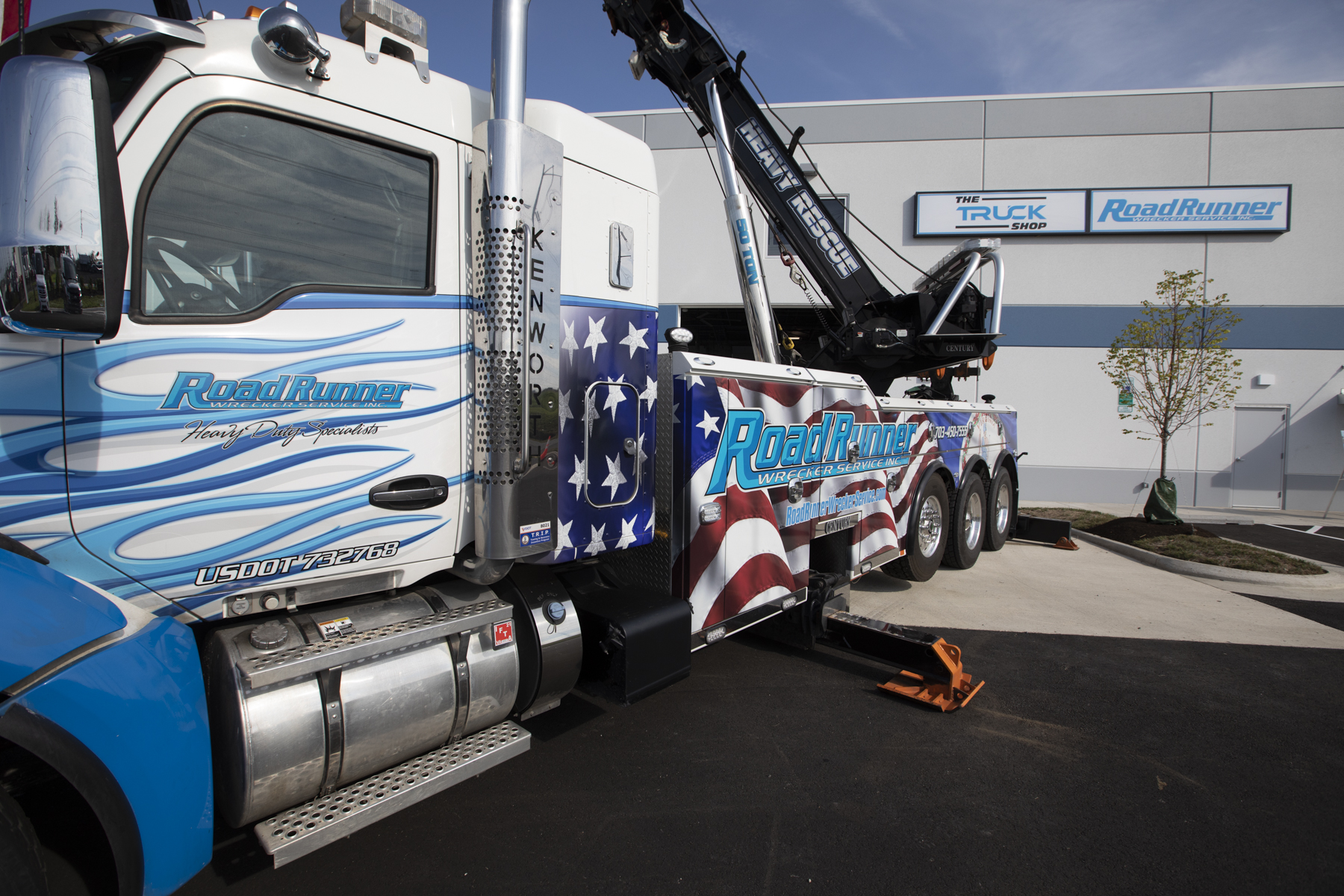 road runner wrecker service heavy duty towing © David Galen 40059