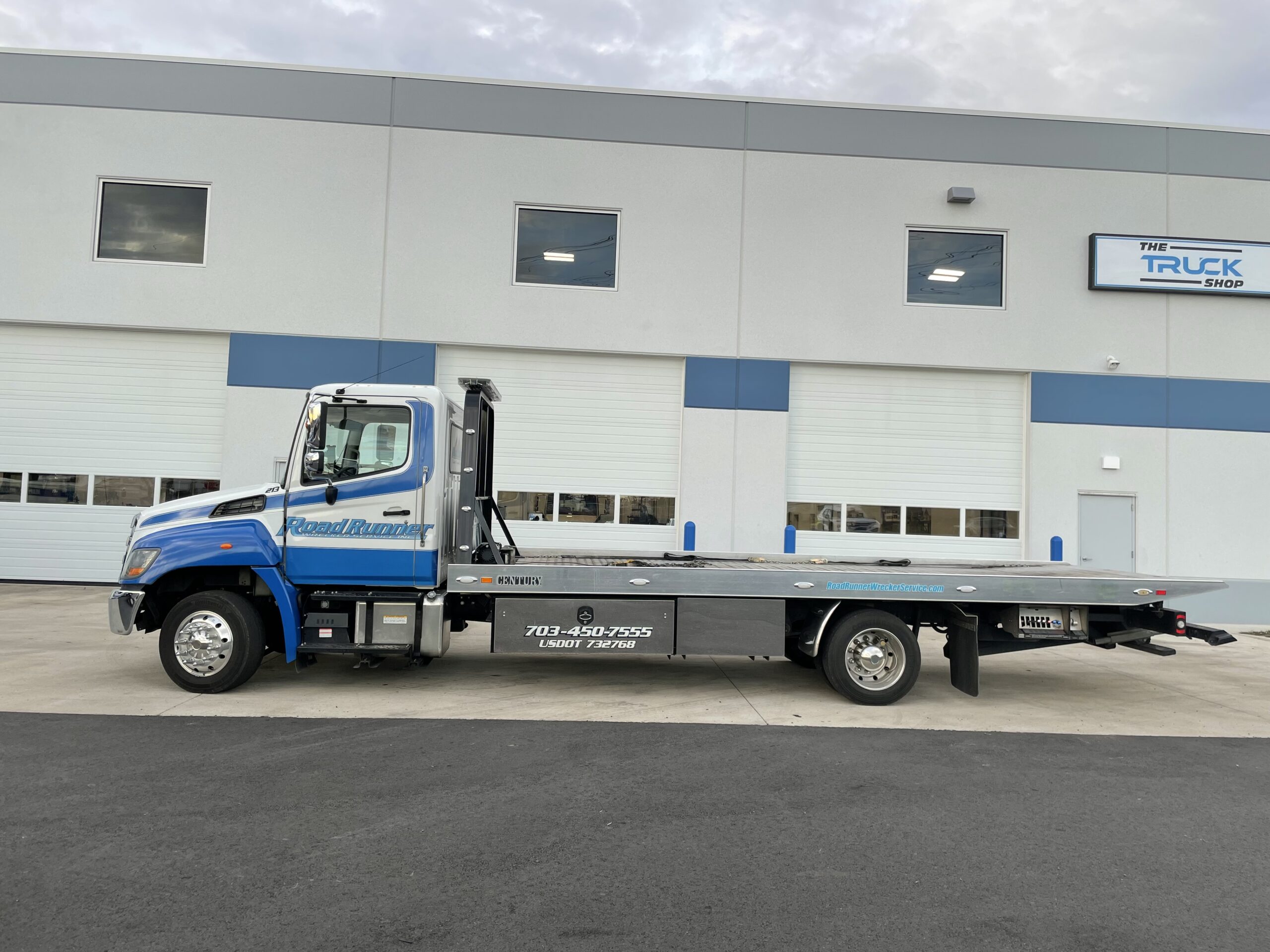 road runner wrecker service flatbed towing IMG 2161