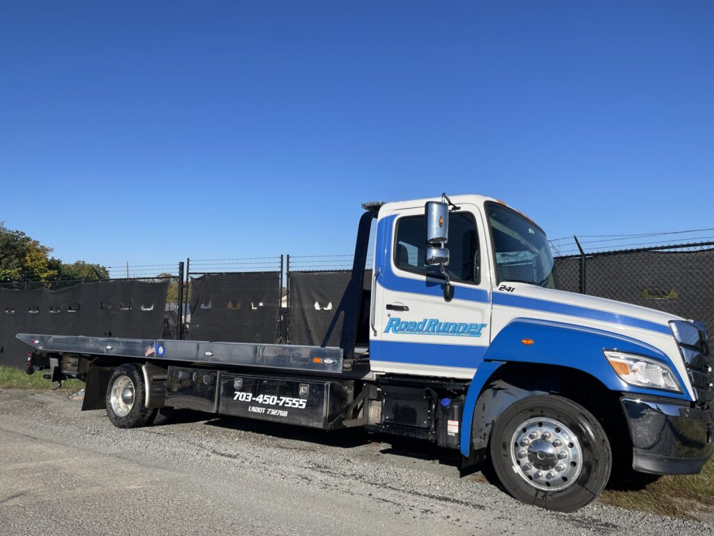 road runner wrecker service flatbed towing IMG 3120