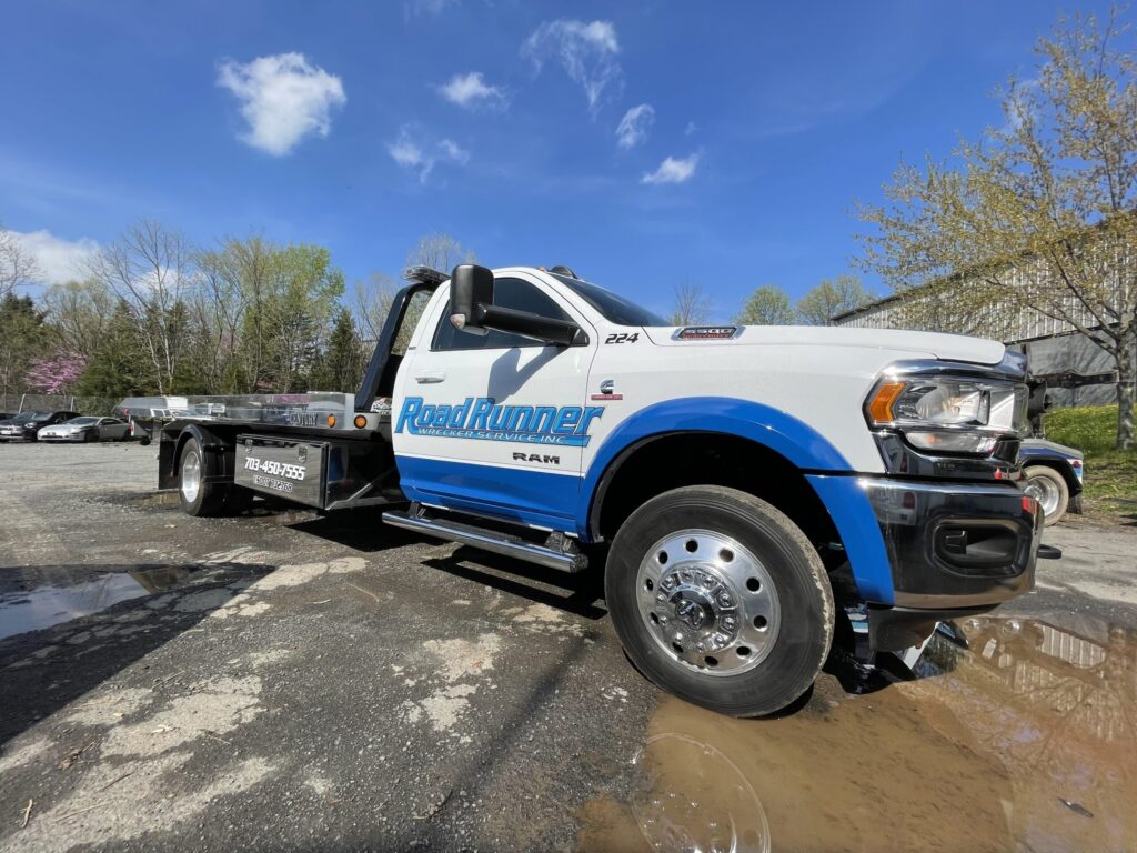 road runner wrecker service flatbed towing IMG 3224