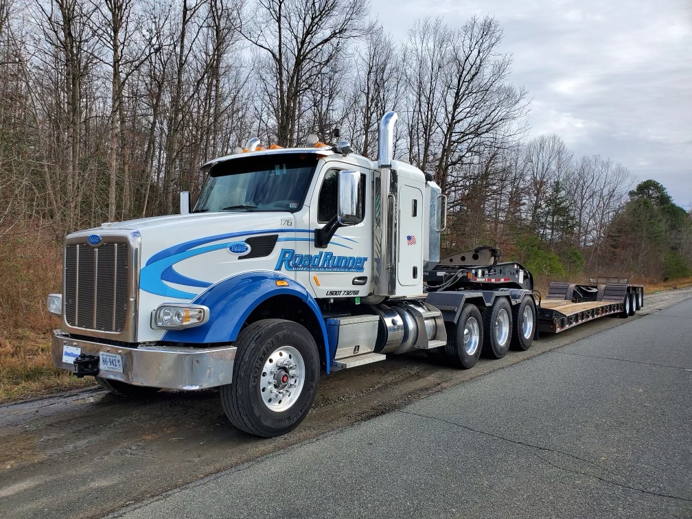 road runner wrecker service heavy duty towing 2