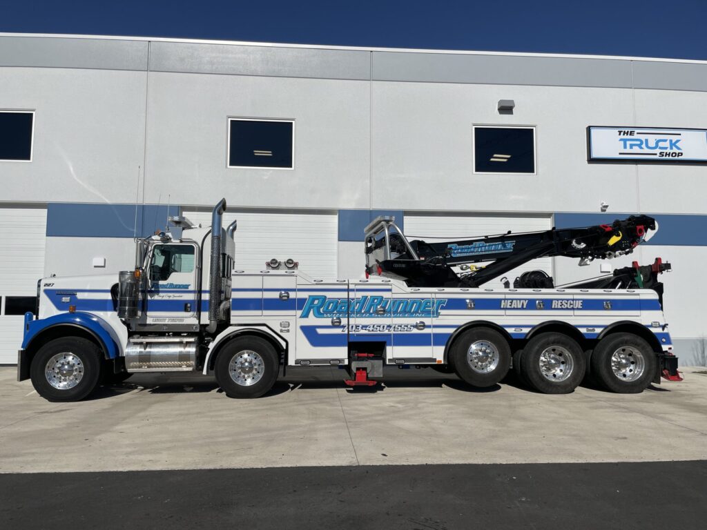 road runner wrecker service heavy duty towing IMG 1955