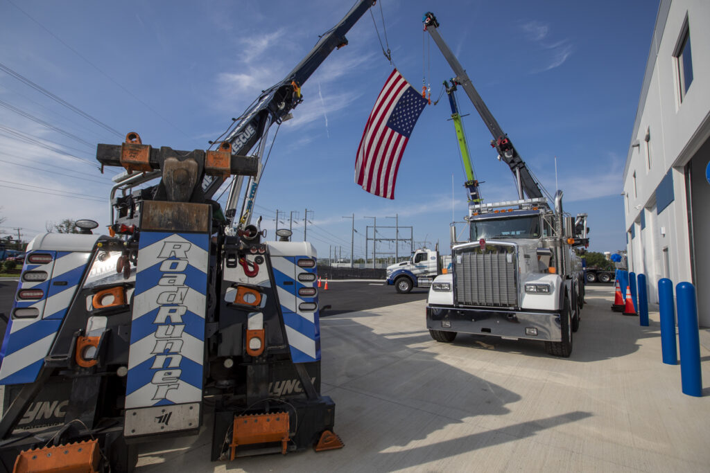 road runner wrecker service heavy duty towing © David Galen 40075