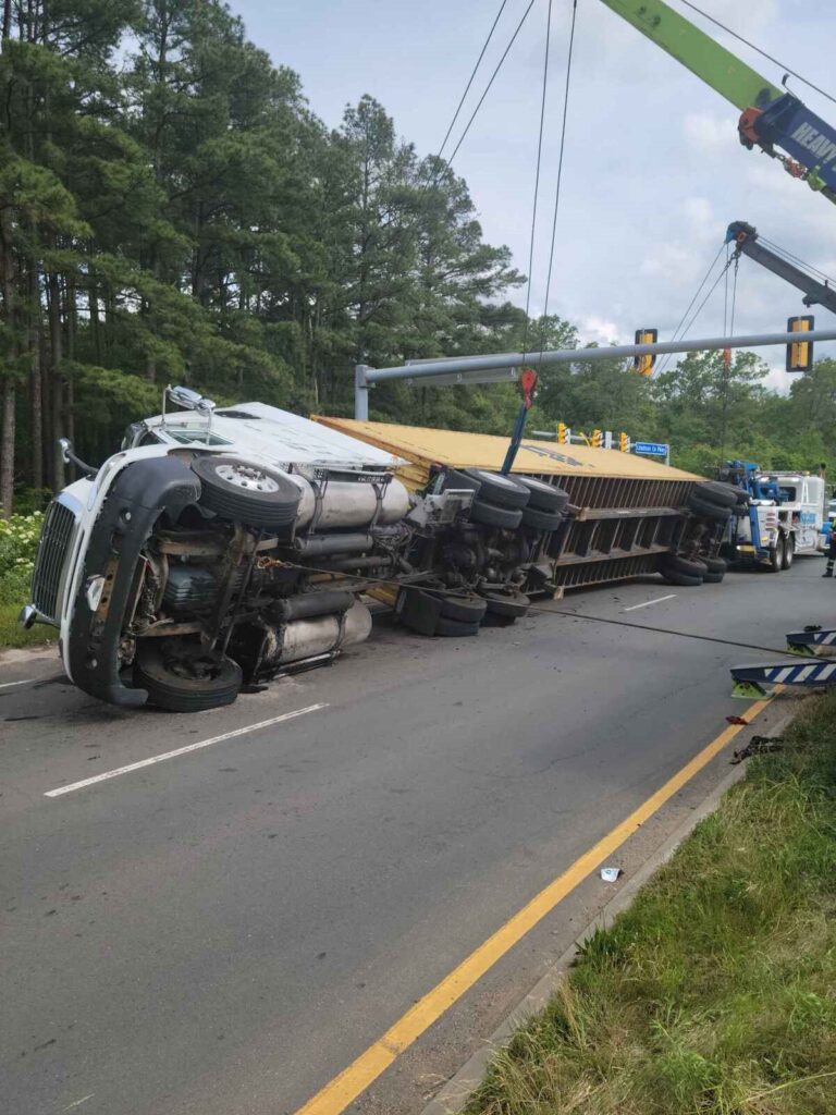 road runner wrecker service heavy recovery 1590we86f2ef7adb45e1ce17b0e4e53910d963e477cfa60b94e9d24185