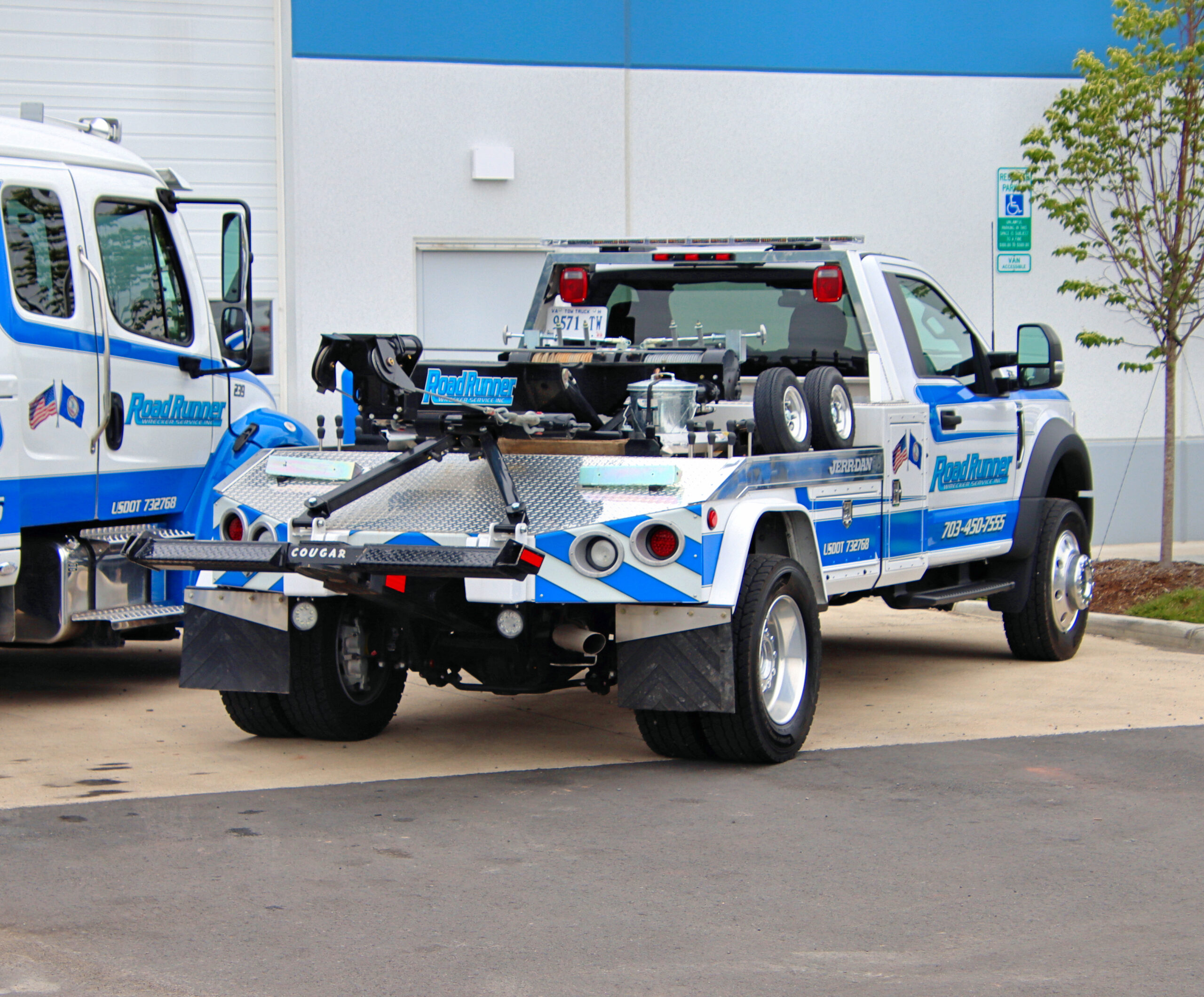 road runner wrecker service light duty towing 2022 05 26 09 8