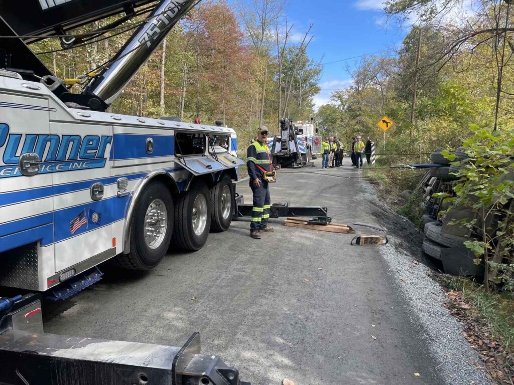 Leesburg overturned dump truck recovery